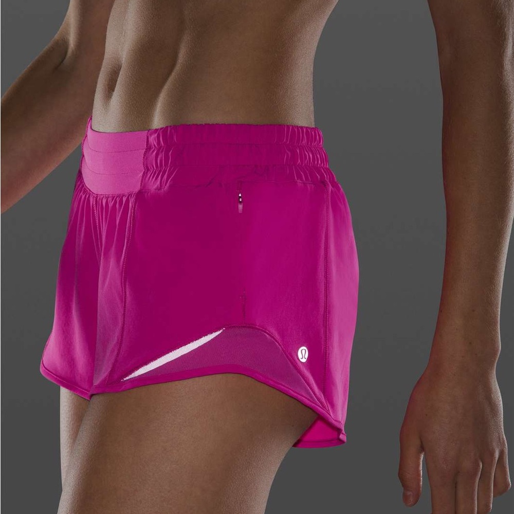 Lululemon Hotty Hot Low-Rise Short 2.5"
Sonic Pink